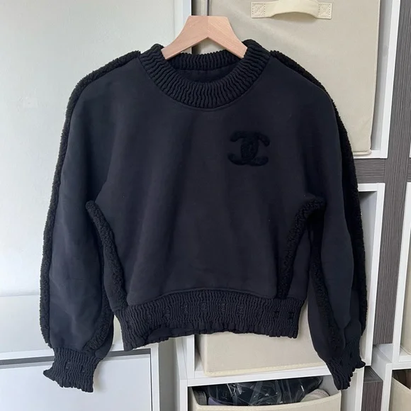 CHANEL 24K CC Sweatshirt in Black NWT Authentic - Picture 2 of 10